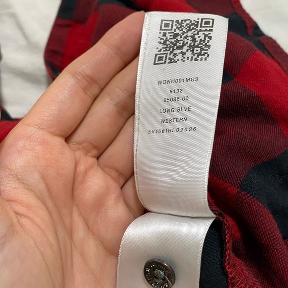 True Religion women’s red/black flannel - Picture 8 of 10
